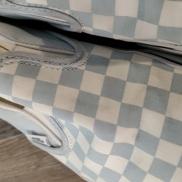 Vans slip ons size 6.5 mens and 8 in Womens. - Picture 7 of 8